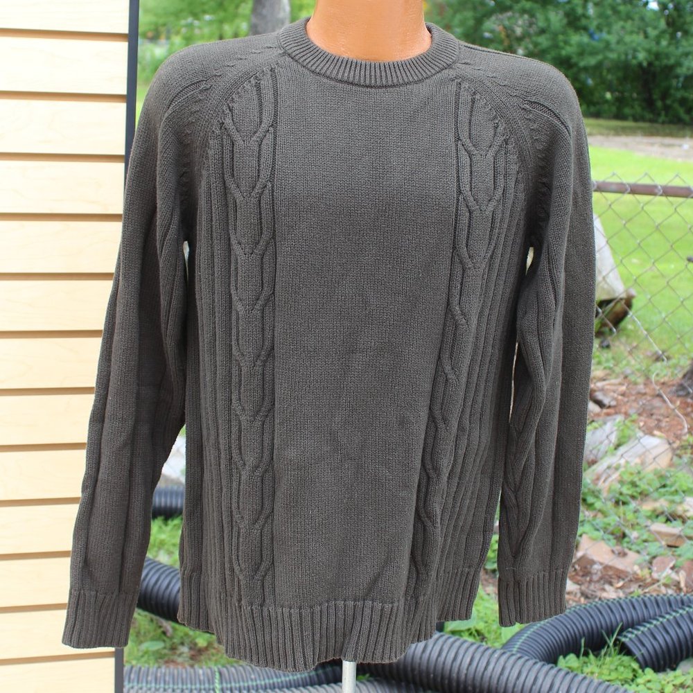 St John's Bay Men's Crew Neck Sweater Size Medium